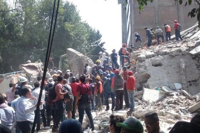 Sobe para 32 o número de crianças mortas em escola na Cidade do México