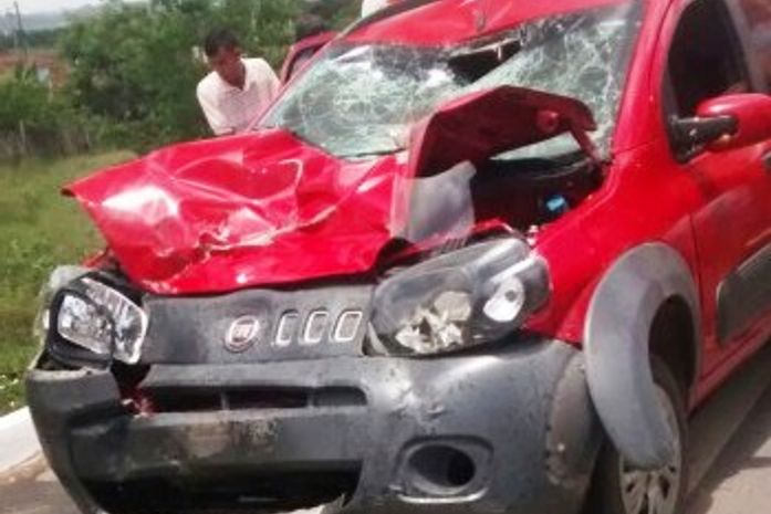 Idoso morre em colisão envolvendo carro de passeio na BR-104
