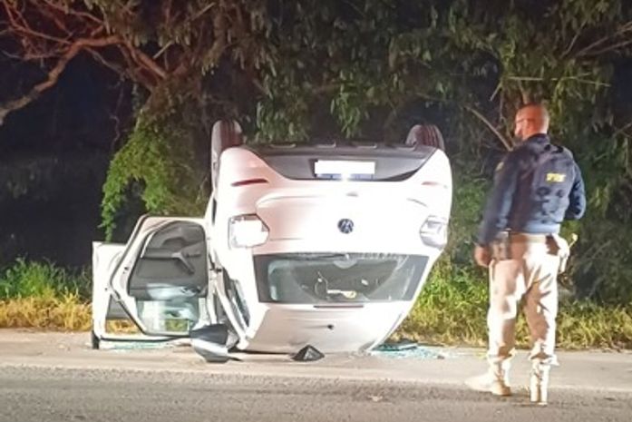 Suspeito de assaltos em Pilar é preso após perseguição, troca de tiros e colisão com árvore