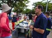 Ação educativa orienta sobre a segurança de ambulantes na orla marítima de Maceió