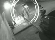 Câmeras flagram ação criminosa de trio que roubou carro, moto e celulares em Maceió