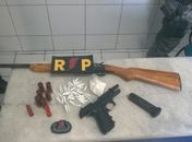 Dupla é presa com cocaína e armas na parte alta de Maceió