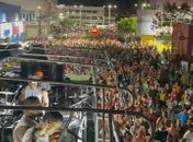 Mega Arrastão leva mais de 20 mil foliões à avenida na Capital dos Cânions 