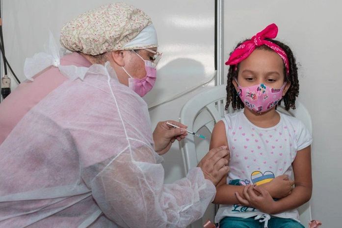 Maceió inicia vacinação contra Covid em crianças de 6 meses a 2 anos com comorbidades nesta segunda (21)