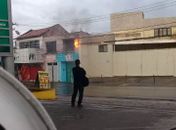 Fios de telefonia pegam fogo e trânsito no Jacintinho fica comprometido