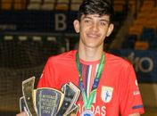 Alagoano de 13 anos faz campanha na busca de grana para defender o Brasil no Sul-Americano de Handebol em Assunção 