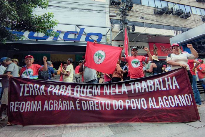MST e movimentos do campo ocupam Incra em Maceió e protestam contra paralisação da Reforma Agrária