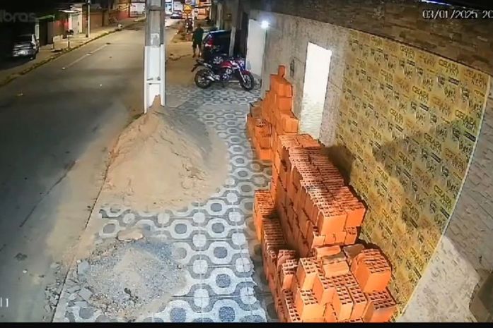 Polícia divulga imagens e tenta localizar suspeitos de executar homem com mais de 20 tiros