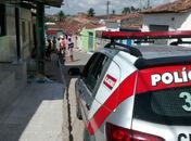 Preso homem que tentou esfaquear esposa 