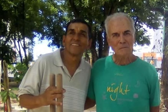 Os anjos da praça Lions realizam, com boa vontade, o que a Prefeitura de Maceió deveria fazer como compromisso público'- diz a moradora Maria.