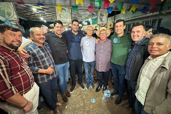 Pré-candidato a prefeito de Monteirópolis, Fabinho Monteiro, participa da tradicional Festa de São João do Povo