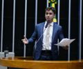 Nikolas vai de Minas a Brasília a pé em protesto contra prisão de Bolsonaro