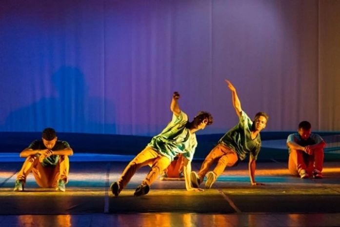 Grupo Resgate Crew leva dança urbana ao Teatro Deodoro é o Maior Barato
