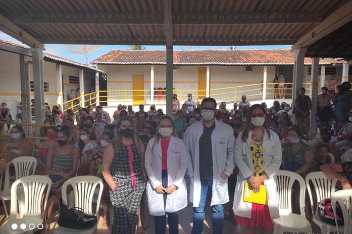 Reunião na Baixa da Onça em Arapiraca conscientiza para vacinação dos filhos contra Covid-19