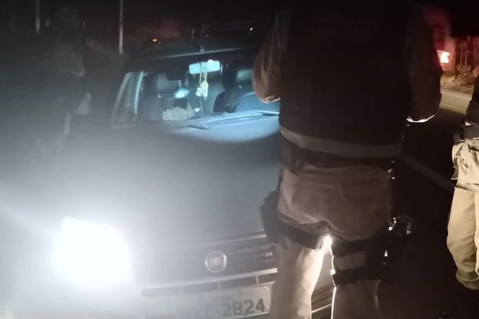 Criminosos executam homem dentro de carro nas margens da rodovia BR-316