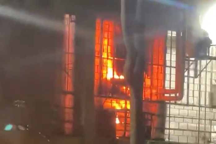 Incêndio mobiliza Bombeiros e assusta estudantes no campus da Ufal