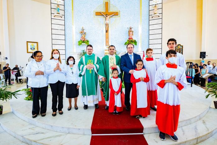 Arapiraca celebra 98 anos com hasteamento de bandeiras e missa