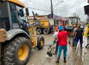 Prefeitura de Atalaia inicia limpeza no município, entrega donativos e contabiliza danos causados pelas chuvas
