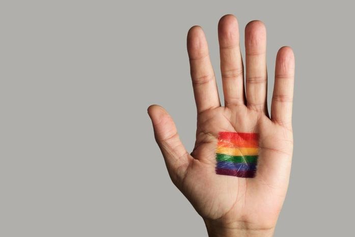 Homem diz que foi alvo de ataque homofóbico por duas advogadas em Maceió