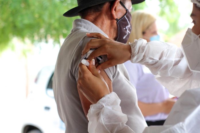 Delmiro Gouveia já possui 62% da população acima de 12 anos, com o ciclo completo de imunização contra a COVID-19