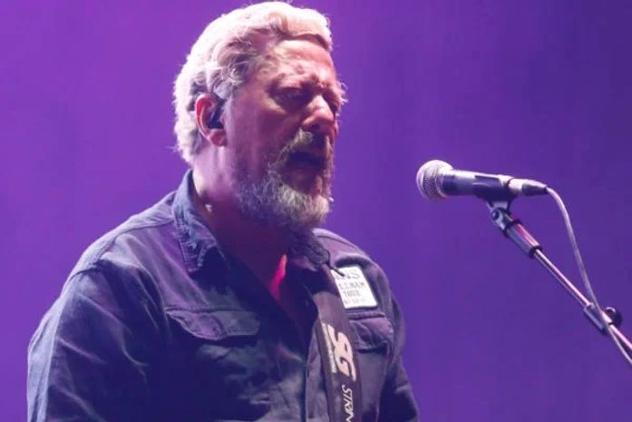 Baixista Canisso, da banda Raimundos.