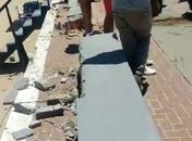 Vídeo: condutor perde controle do veículo e invade ciclovia na orla da Ponta Verde