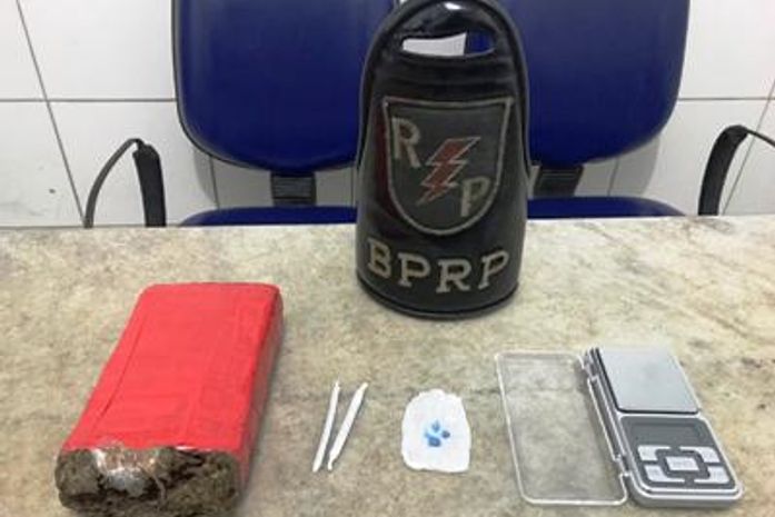 Material estava na residência de Luiz Carlos Ferreira Alves, 30 anos