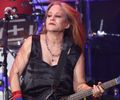 Jennifer Finch, da banda L7, morre 5 dias após revelar câncer cerebral