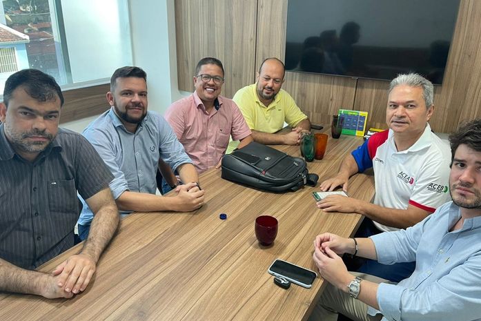 Reunião ocorreu na sede da FAF nesta quarta-feira,18