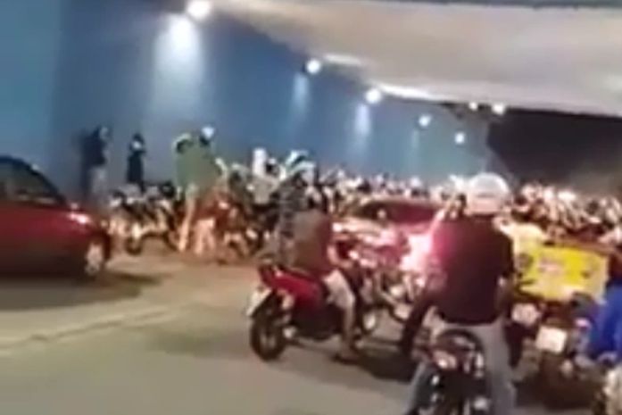 Motociclistas realizam protesto em apoio a paralisação dos caminhoneiros em Maceió
