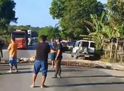 Indígenas Wassu Cocal bloqueiam BR-101 para cobrar respostas por morte de membro da aldeia
