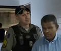  Porteiro é conduzido à Central de Flagrantes após panelaço durante entrevista de Flávio Bolsonaro, em Maceió