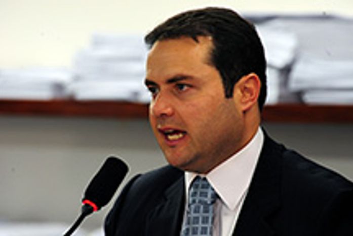 Renan Filho interessado em saber da gestão Pumaty em Pernambuco