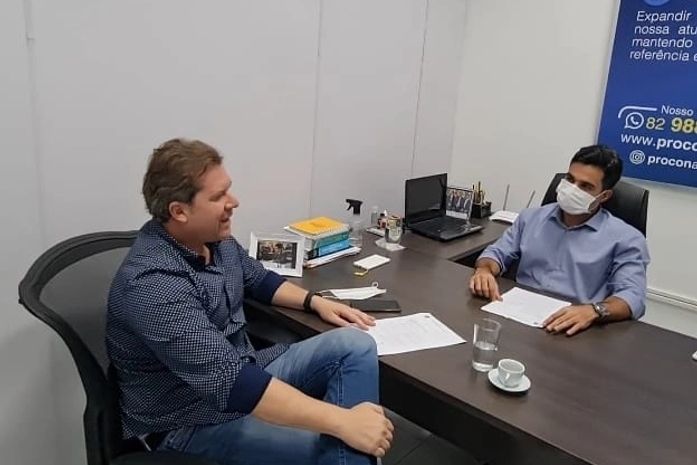 Alta no preço dos combustíveis: Marx Beltrão aciona Procon/AL por mais fiscalização