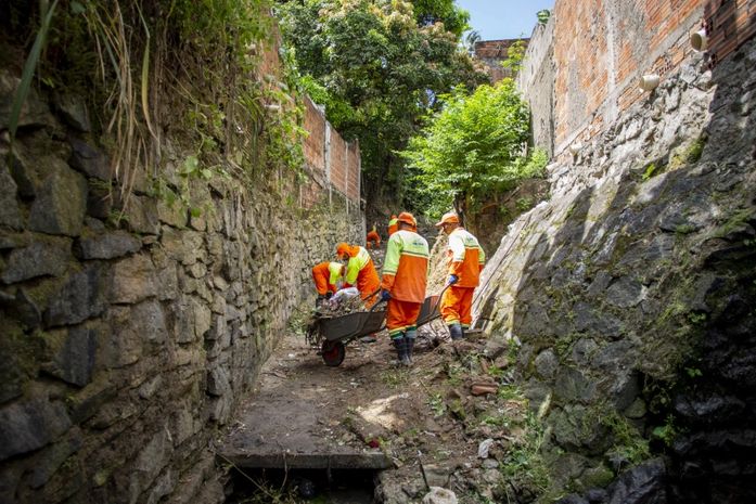 Ação do Brota na Grota devolve acesso a moradores da comunidade do Bolão