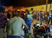 Vítima foi socorrida por populares e levada para hospital do município.