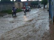 Fortes chuvas deixam várias ruas alagadas em Arapiraca