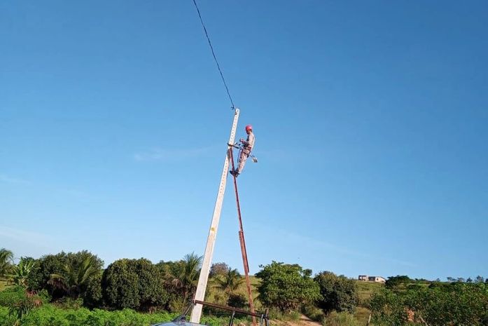 Prefeitura de Anadia inicia instalação de lâmpadas de LED na zona rural