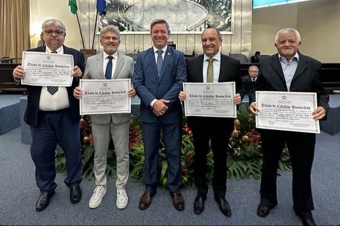 Em sessão solene, Cabo Bebeto homenageia empresários com títulos de Cidadãos Honorários de Alagoas