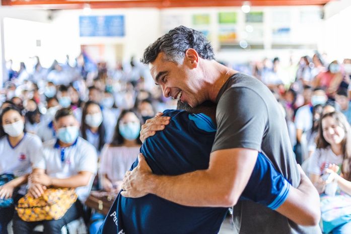 Com política bem sucedida em Alagoas, Rafael Brito quer trabalhar para combater evasão escolar no Brasil