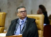 Por “descumprimento de regras”, Flávio Dino suspende envio de emendas para instituições de ensino de Alagoas e outros sete estados
