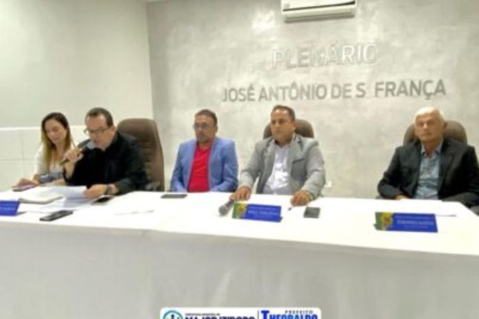 Prefeito Theobaldo Cintra garante aprovação de projeto criando Secretaria da Mulher em Major Izidoro