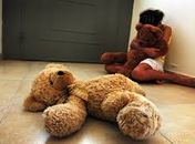 Barbeiro é acusado de abusar sexualmente de duas filhas; uma das crianças é especial