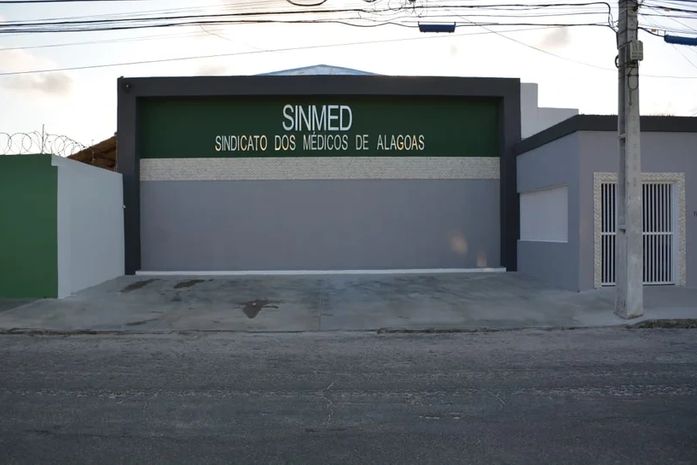 Médicos de hospitais estaduais de Alagoas denunciam descontos de 15% nos salários