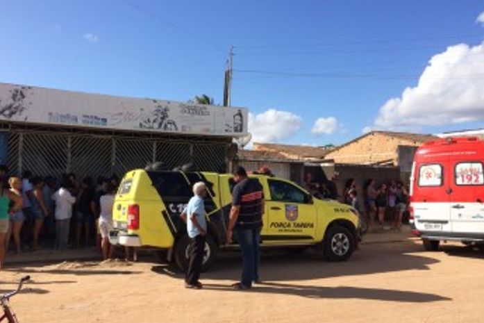 Homem é morto a tiros dentro de oficina mecânica