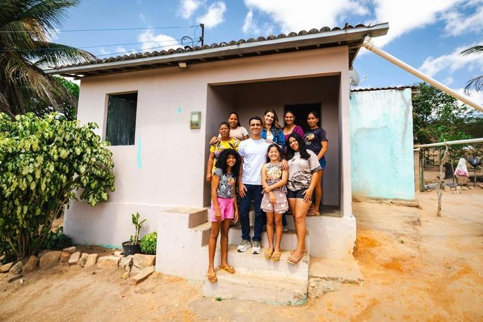 Em Olho d’Água das Flores, Marina JHC ouve relatos sobre falta d’água e luta de famílias sertanejas