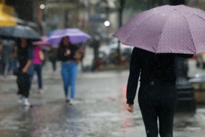 INMET emite aviso de chuva para Maceió e mais 53 municípios alagoanos nesta terça-feira (30)