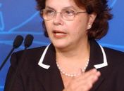 Planalto vai tirar Dilma de cena e reforçar sua blindagem
