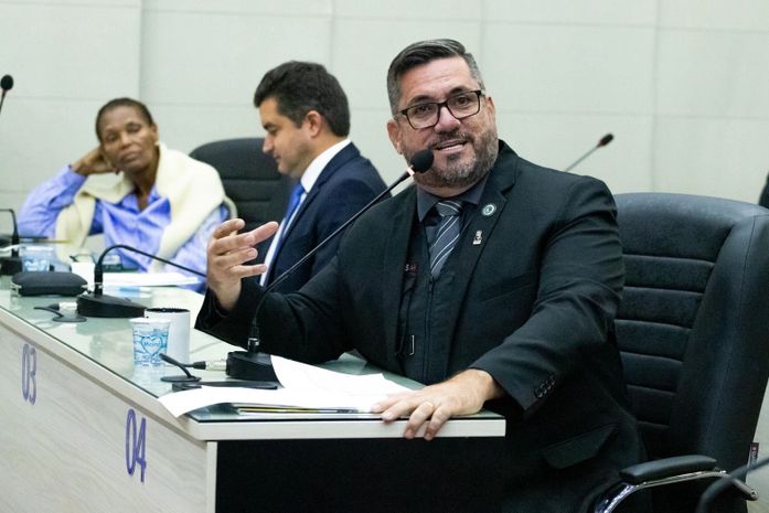 Lei de Leonardo Dias cria núcleo de apoio a alunos com Altas Habilidades e Superdotação
