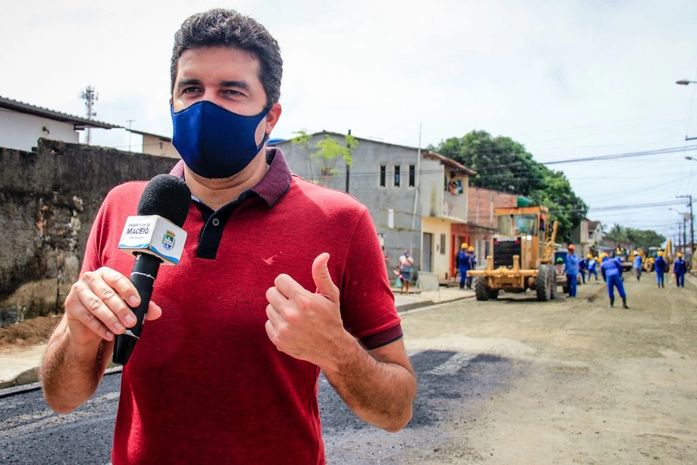 Prefeito Rui Palmeira vistoria obras do Nova Maceió no Clima Bom
